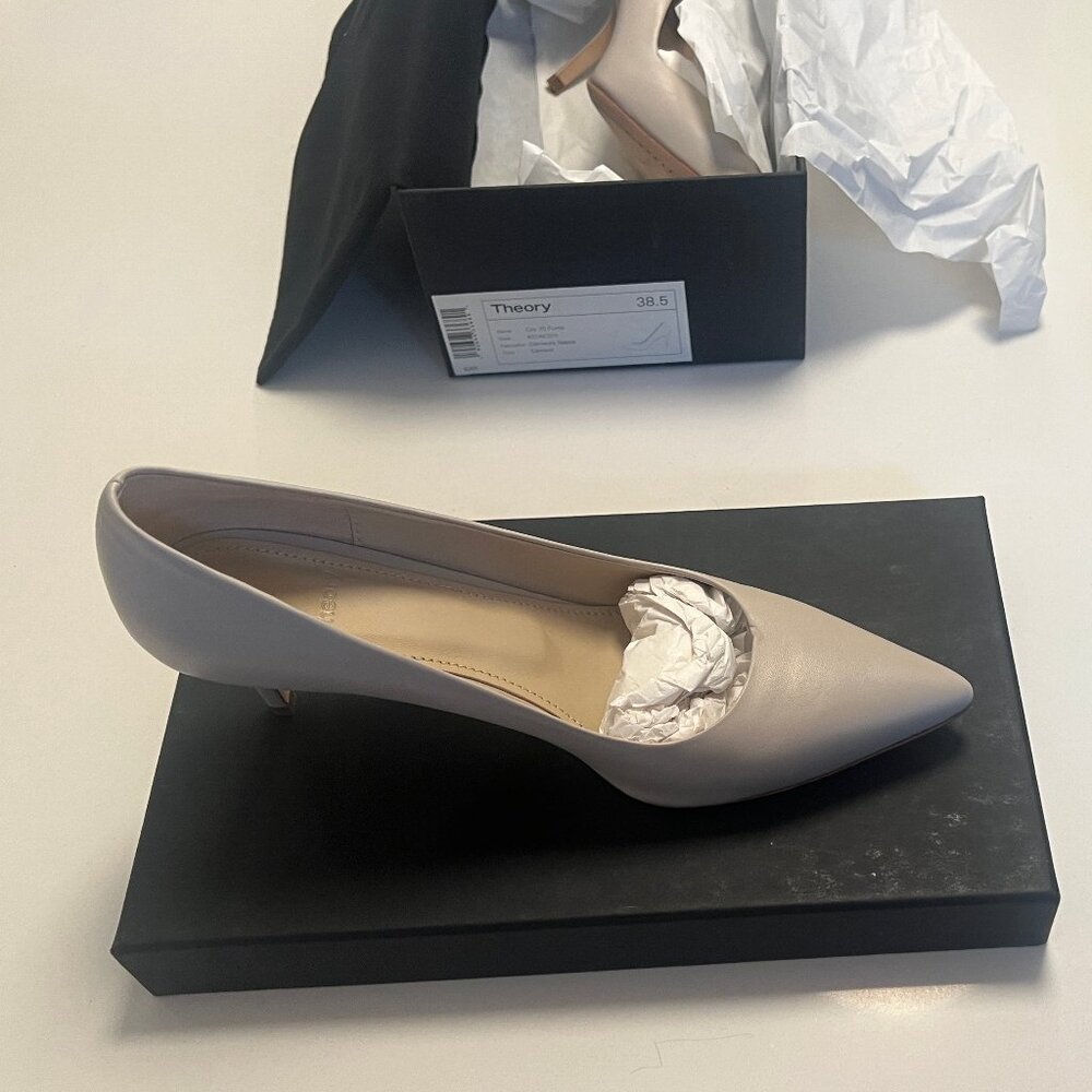 Theory Women's Cream Heels